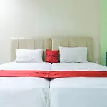 RedDoorz Plus @ Jalan Iskandar Muda Medan