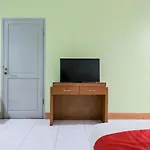 RedDoorz Plus @ Jalan Iskandar Muda Medan