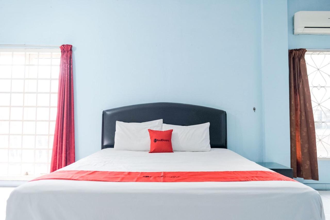 Hotel Reddoorz @ Jalan Iskandar Muda 2*